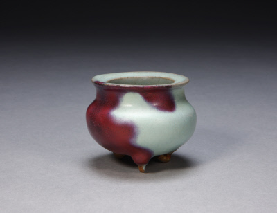 图片[1]-Jun Kiln Sky Blue Glaze Red Spot Tripod Stove-China Archive